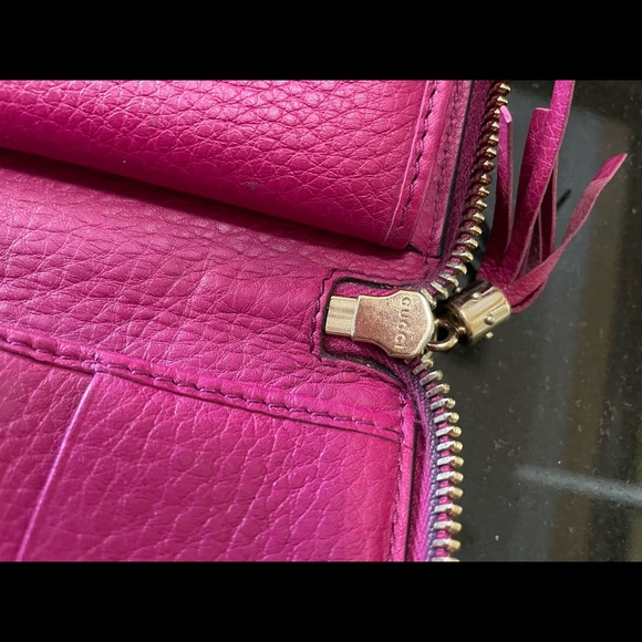 Gucci Embossed Logo SoHo Zippy Grain Leather large wallet Fuchsia pink - Picture 6 of 14